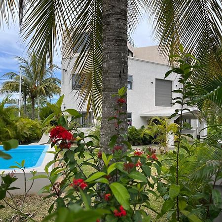 Cosy 2 Bedrooms Apts In Pereybere -Seasons Break Apartment Pereybere Beach Extérieur photo