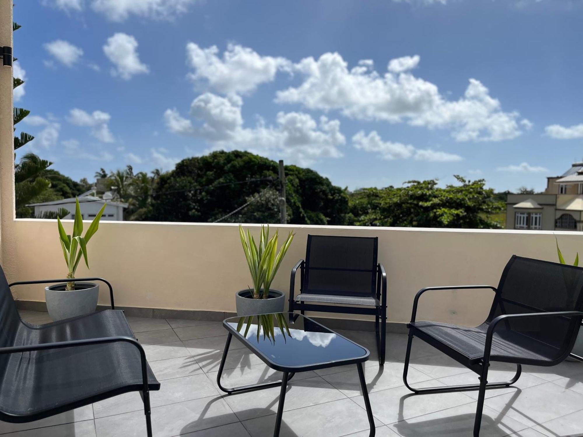 Cosy 2 Bedrooms Apts In Pereybere -Seasons Break Apartment Pereybere Beach Extérieur photo