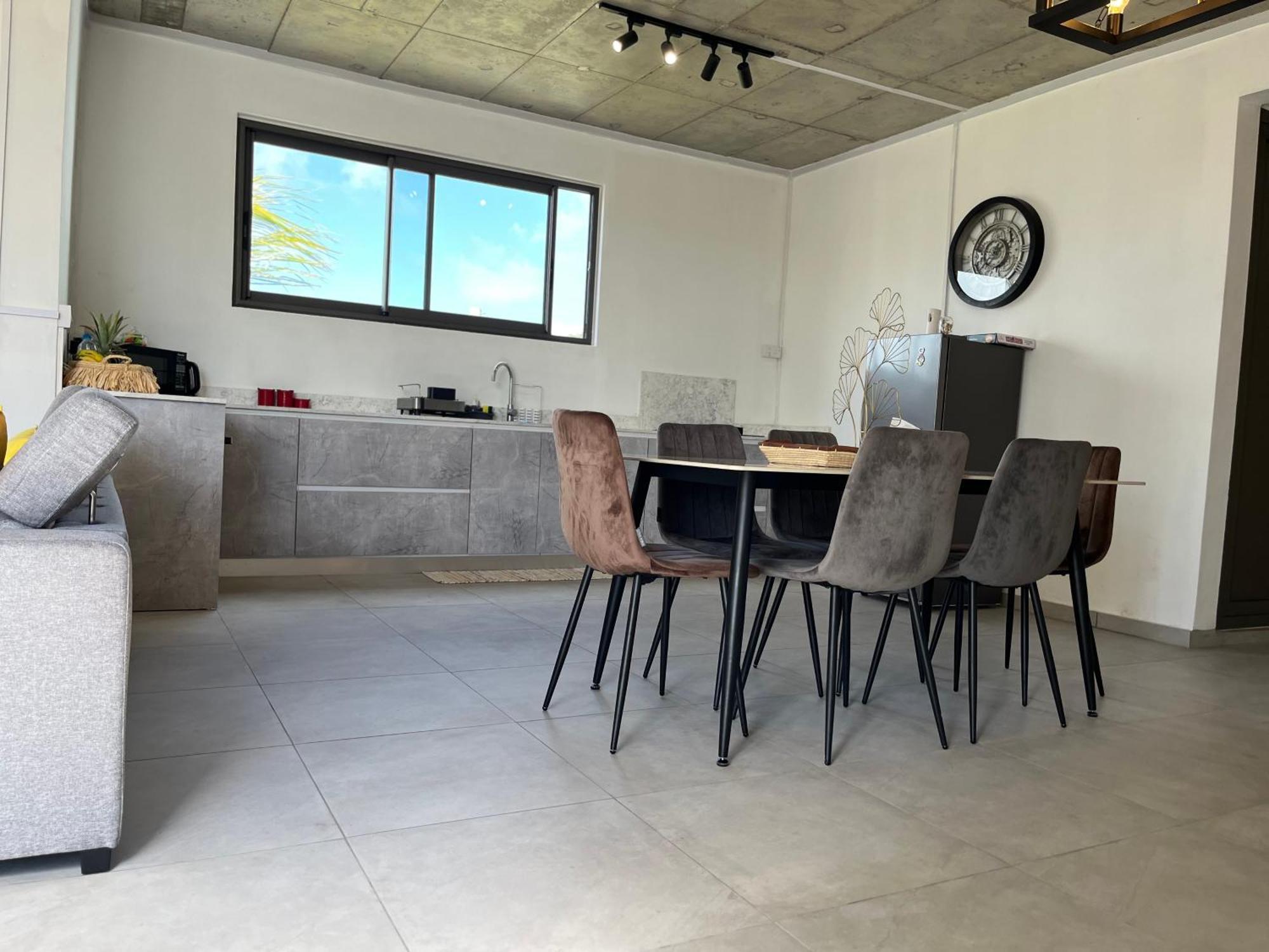 Cosy 2 Bedrooms Apts In Pereybere -Seasons Break Apartment Pereybere Beach Extérieur photo